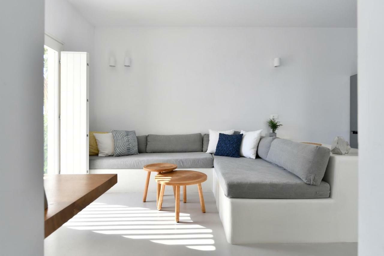 Villa Thiro Santorini *