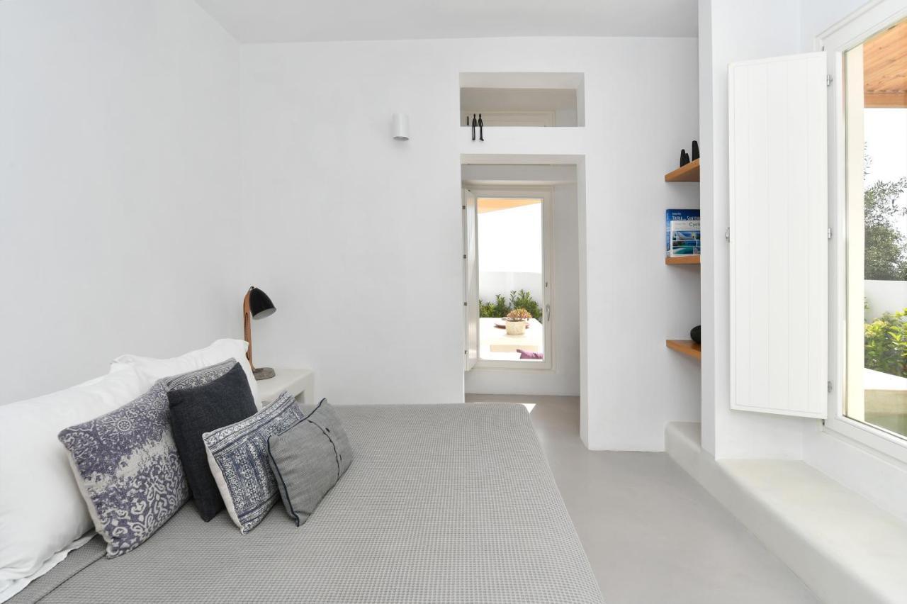 Villa Thiro Santorini *